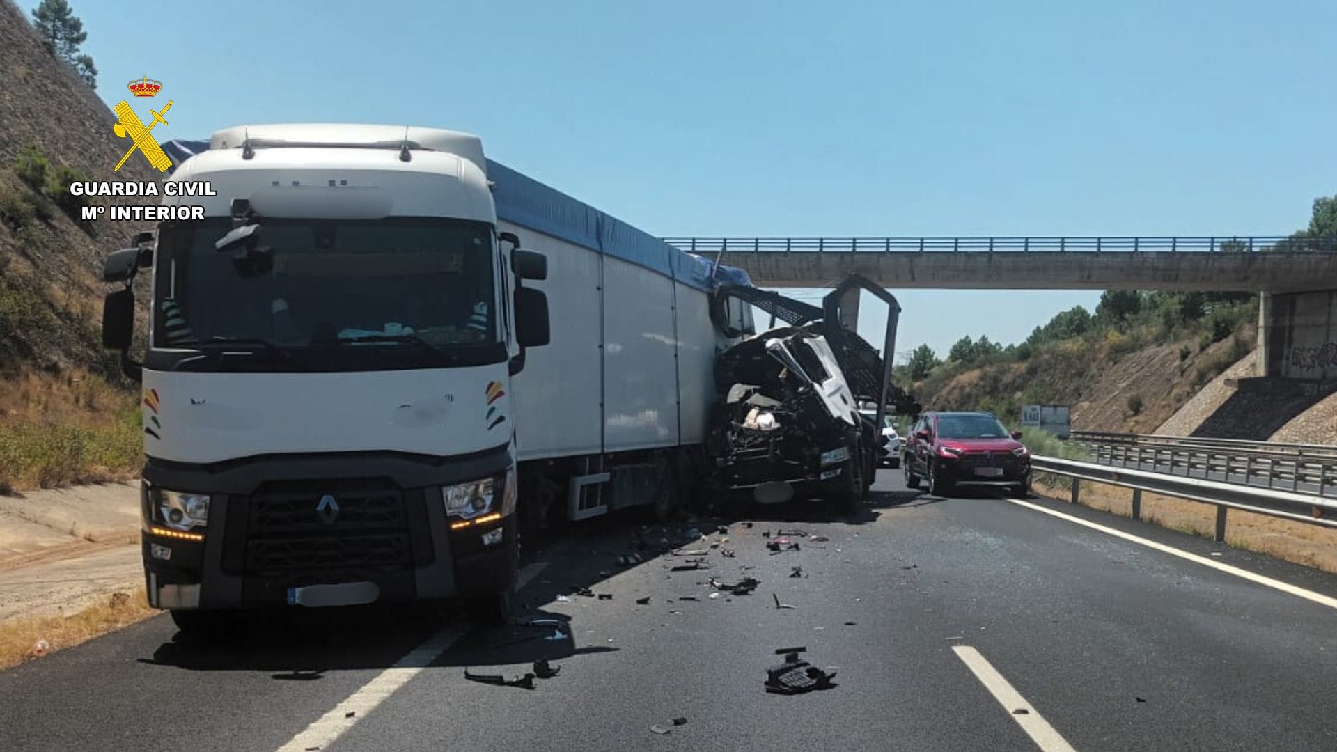 Camiones accidentados en la A-66.