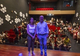 La secretaria general de Arquitectura Lidia López Paniagua y el concejal de Desarrollo Urbano, Tirso Leal, tras el sorteo.