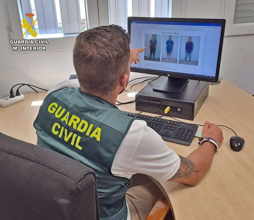 Tres detenidos tras robar en un colegio de Badajoz y sustraer un vehículo en Novelda del Guadiana