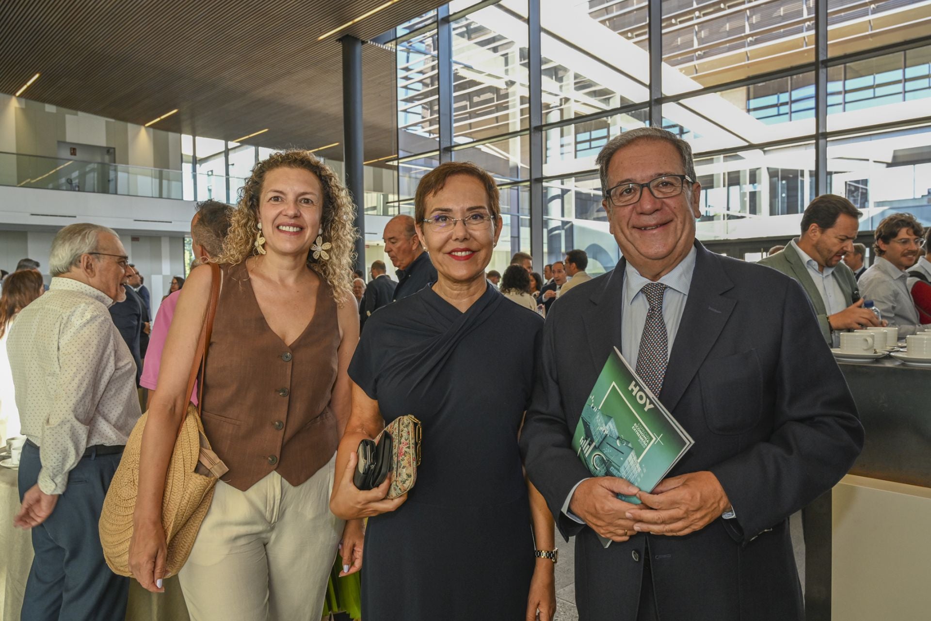 Manuela Aceituno, María José Solana y Cecilio Venegas.