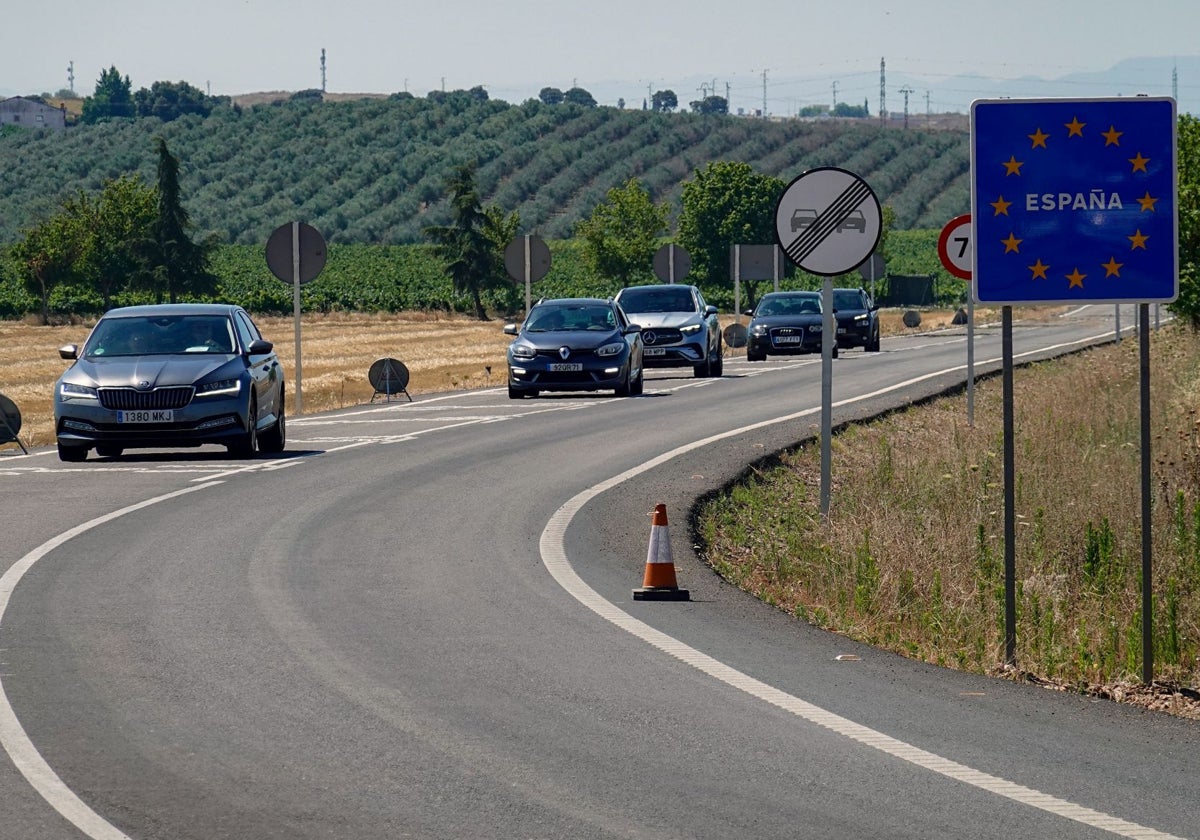 La frontera en la carretera de Campomayor.