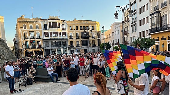 Manifestación en Badajoz en apoyo a los inmigrantes: «Venimos a trabajar, no somos delincuentes»