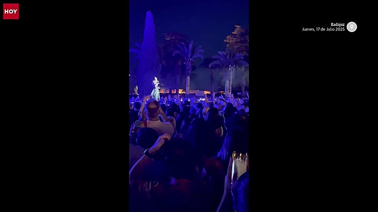 Amaral revoluciona a más de 6.000 fans en la Alcazaba de Badajoz