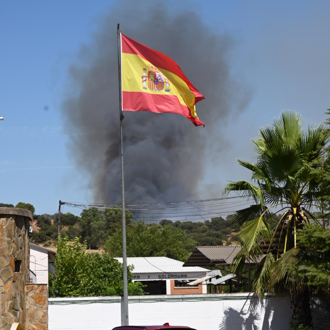 Fotos | Imágenes del incendio forestal en Badajoz