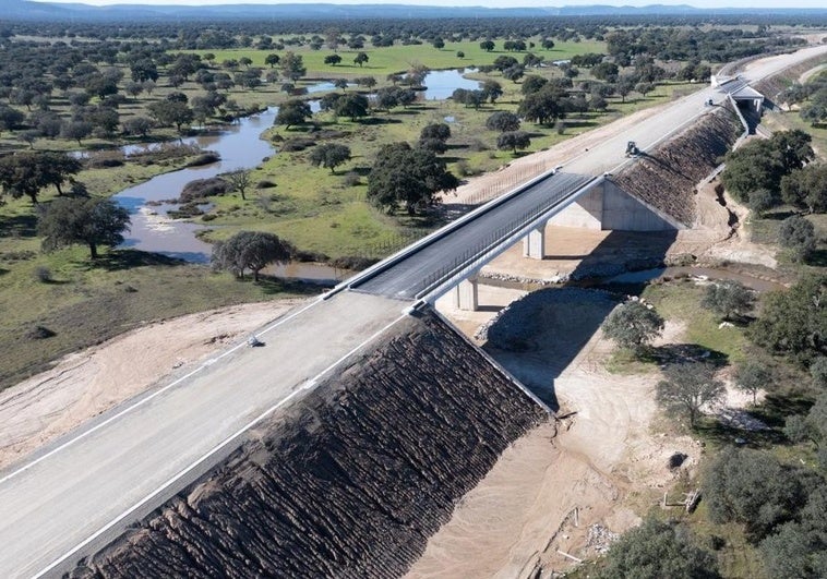 Transportes licita por 6 millones el sistema de electrificación del tramo Talayuela-Plasencia del AVE
