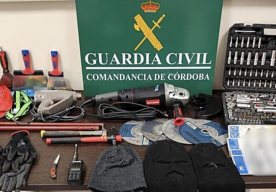 Detenidas tres personas por dos robos en empresas de Almaraz y Montilla