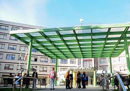 Un hombre de 46 años resulta herido «menos grave» en un choque entre un coche y una moto en Arroyo de San Serván