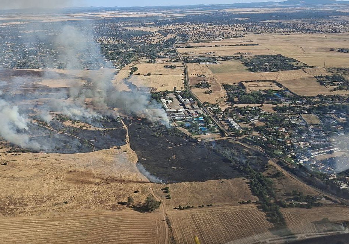 Vista aérea del incendio en Sancha Brava.