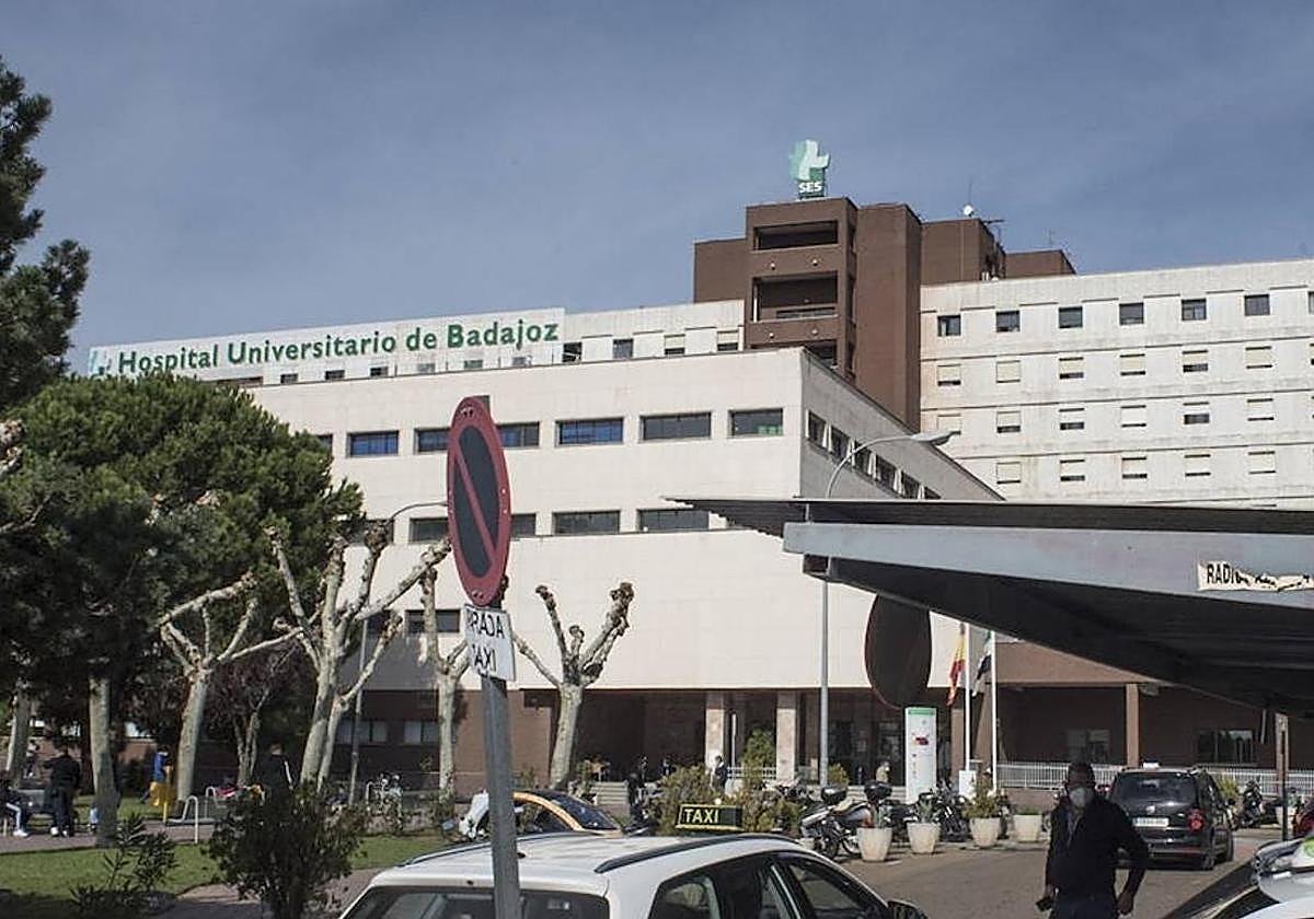 Herido grave en un choque entre un coche y una moto en Puebla de la Calzada