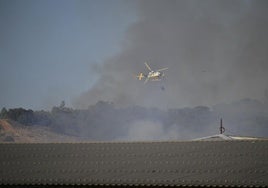 El helicóptero intervino en Badajoz en un incendio de esta semana.