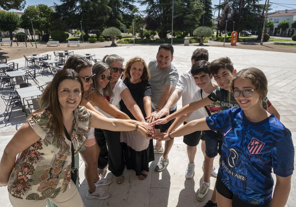 Organizadores y participantes de la 'Búsqueda del tesoro 2024'.