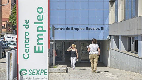 La Junta de Extremadura dará hasta 16.200 euros por contratar parados de larga duración