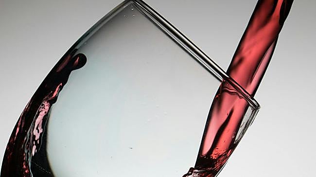 ¿Bebes 3 o más vasos de vino por semana?