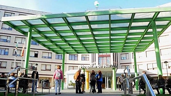 Trasladado grave al hospital un hombre de 33 años tras una salida de vía en Alange