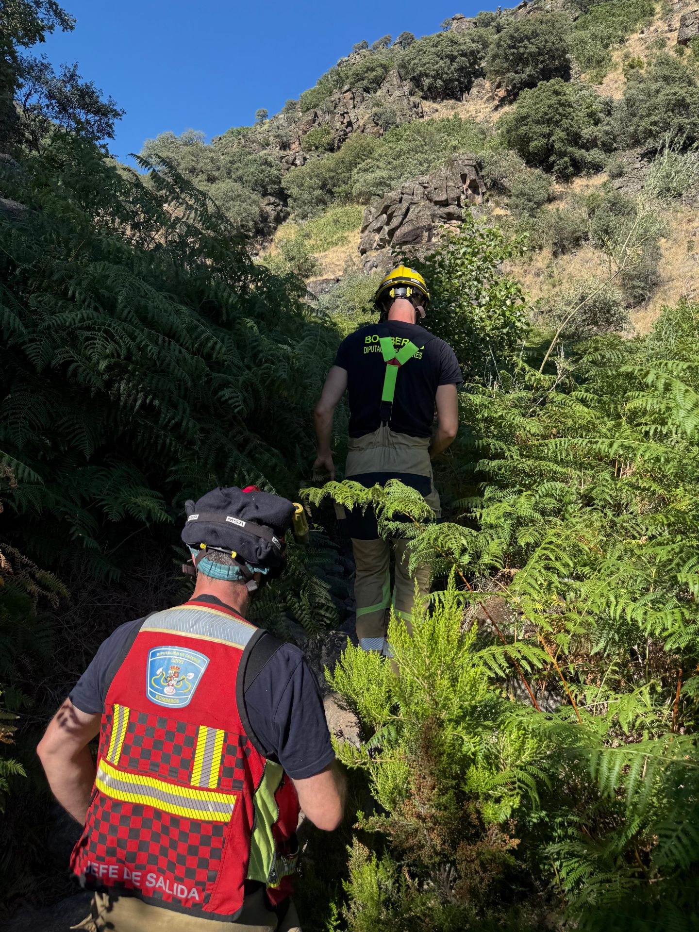 Así ha sido el rescate de una mujer en la garganta de Los Papúos