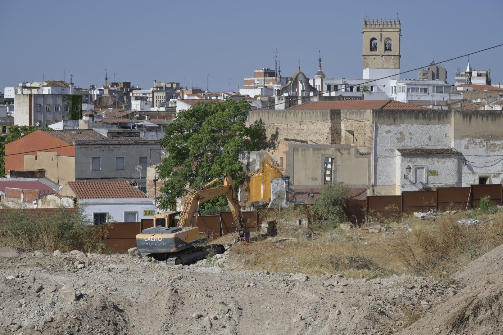 Fotos | Máquinas trabajando en la zona del Campillo de Badajoz
