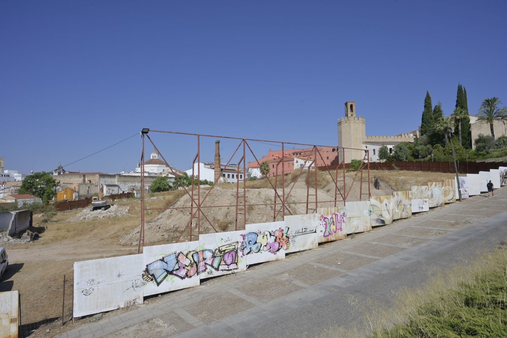 Fotos | Máquinas trabajando en la zona del Campillo de Badajoz