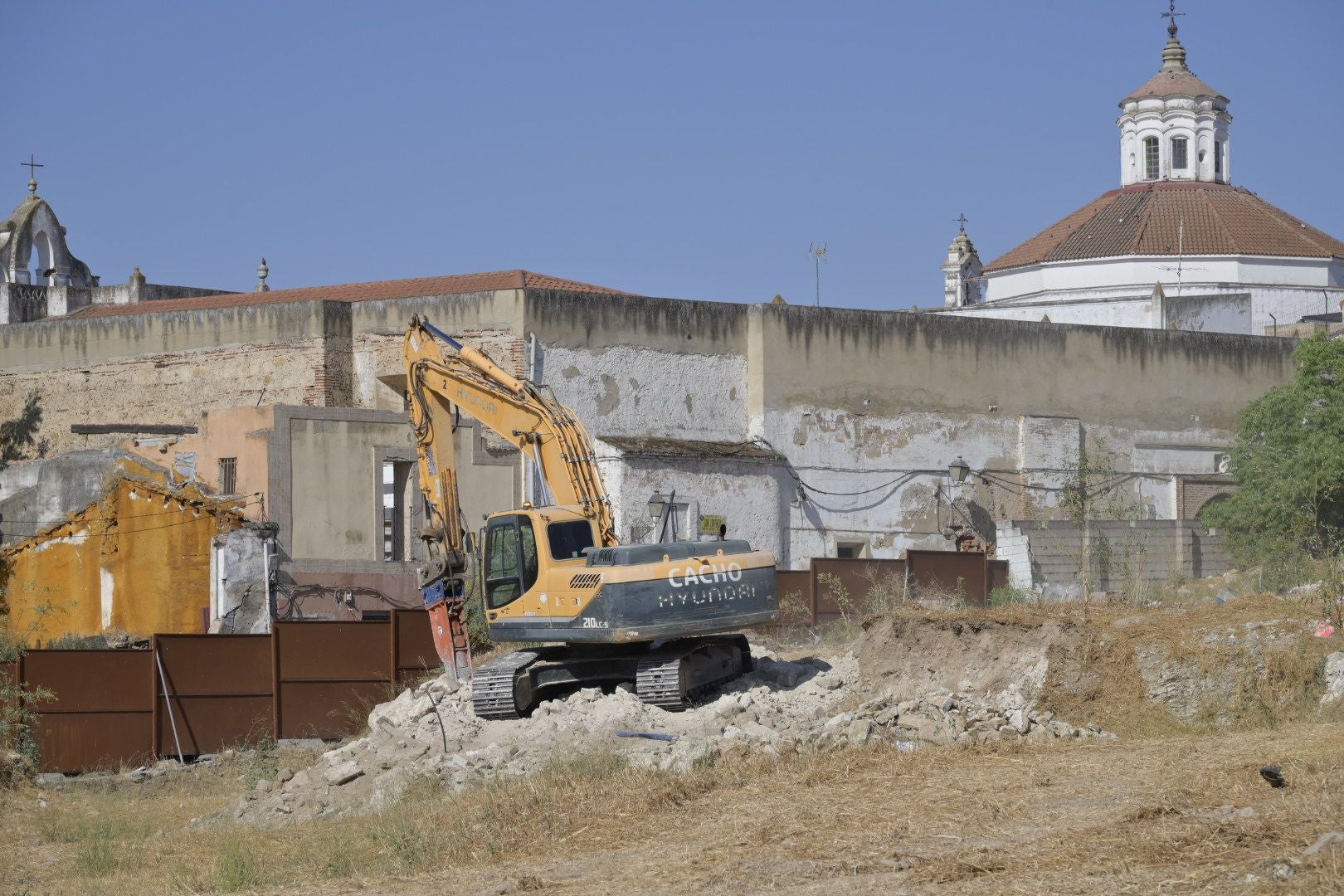 Fotos | Máquinas trabajando en la zona del Campillo de Badajoz