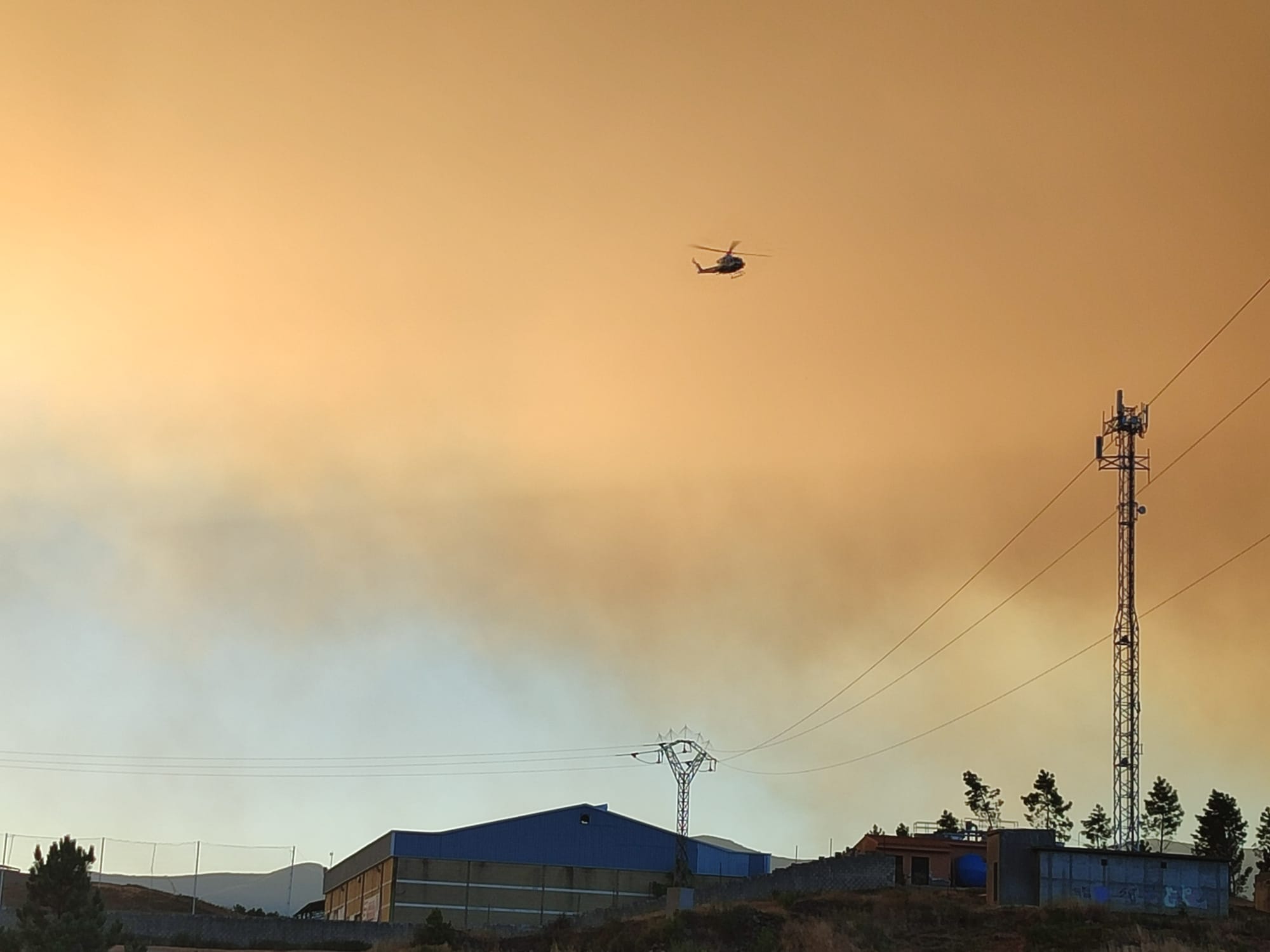 Fotos | Así está el aparatoso incendio de Las Hurdes