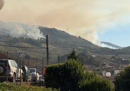 Desde Caminomorisco se ven varios focos durante la mañana de este miércoles.