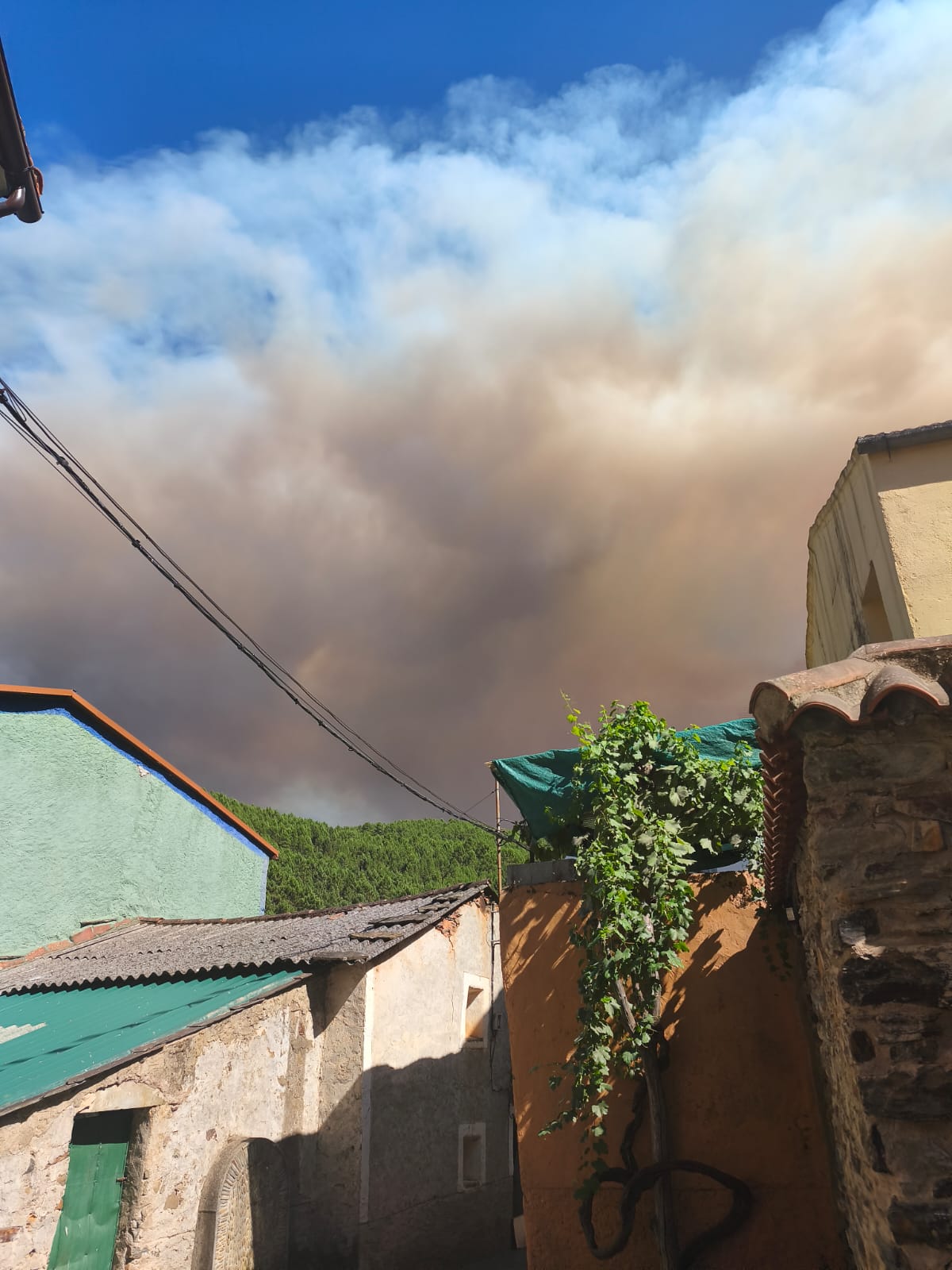Humo visible desde Horcajo este martes por la tarde
