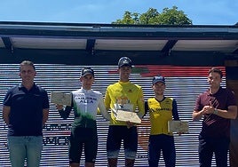 Benito en el podio de la etapa reina de la Vuelta a Zamora.