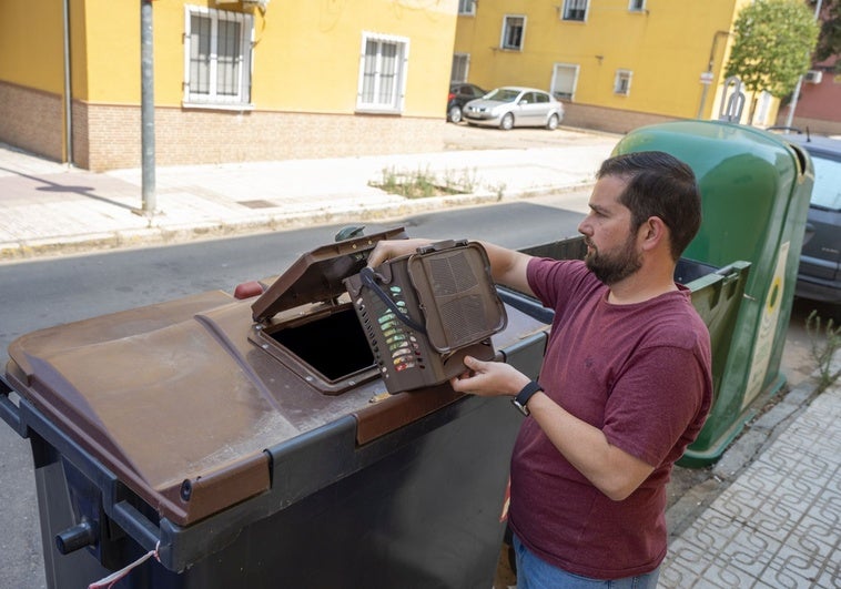 Solo el 3% de la basura que los pacenses dejan en el contenedor marrón está mal puesta