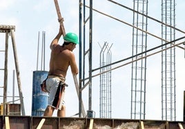 La construcción es uno de los sectores que más empleados necesita en Extremadura.
