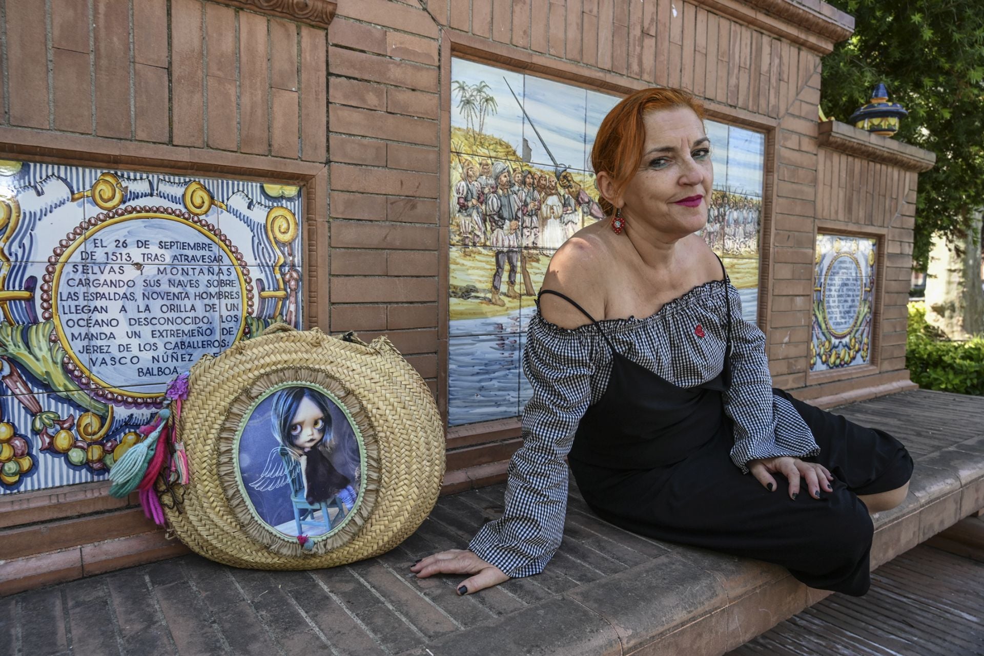 Marisol Torres en un banco del parque de San Francisco de Badajoz.
