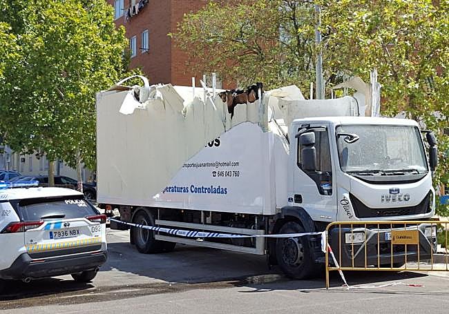 Estado en el que ha quedado el vehículo tras ser liberado por los bomberos.