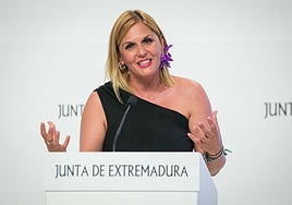 Elena Manzano, consejera de Hacienda de la Junta.