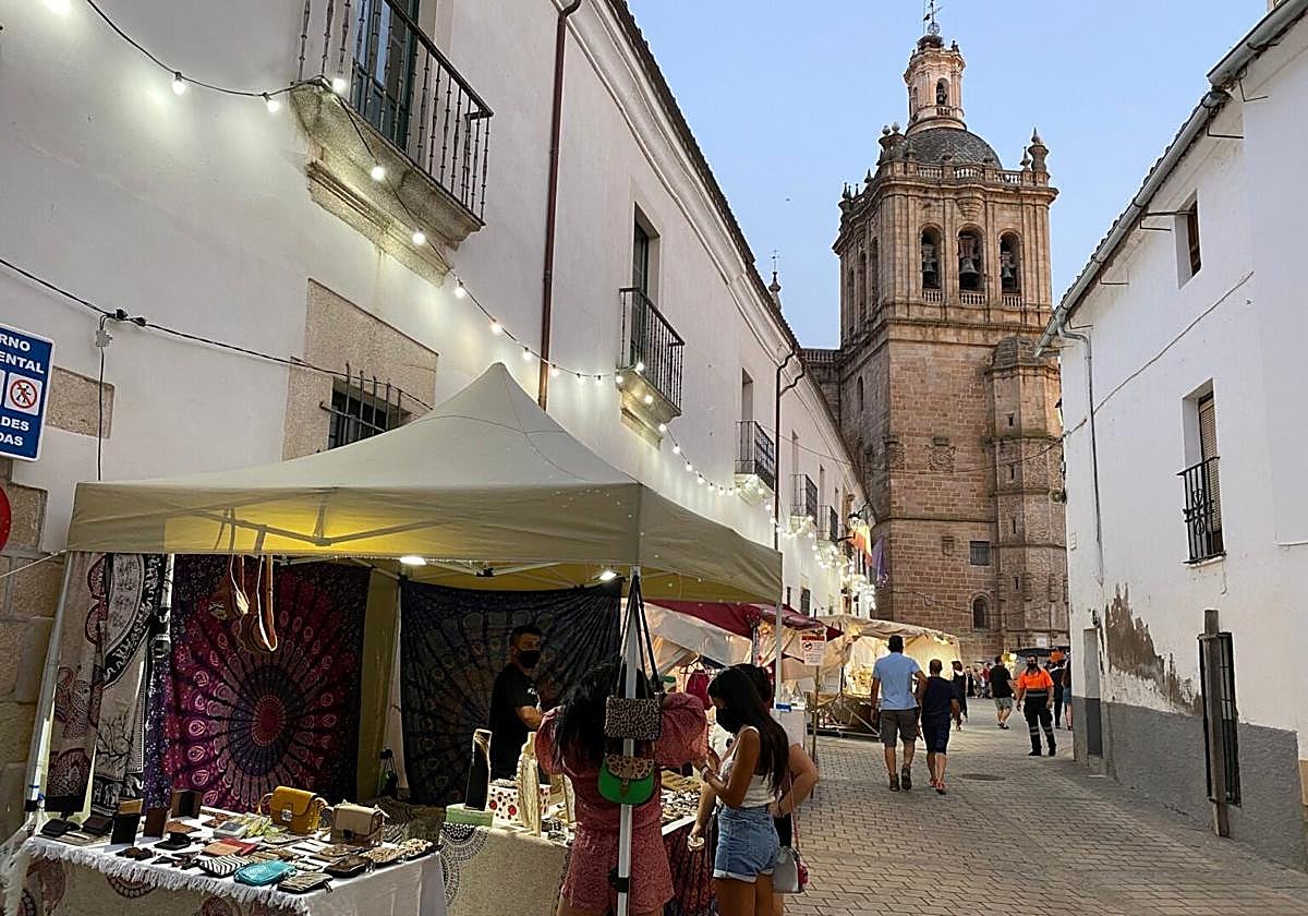 Coria celebra el 13 de agosto su Mercado Artesanal de las Velas