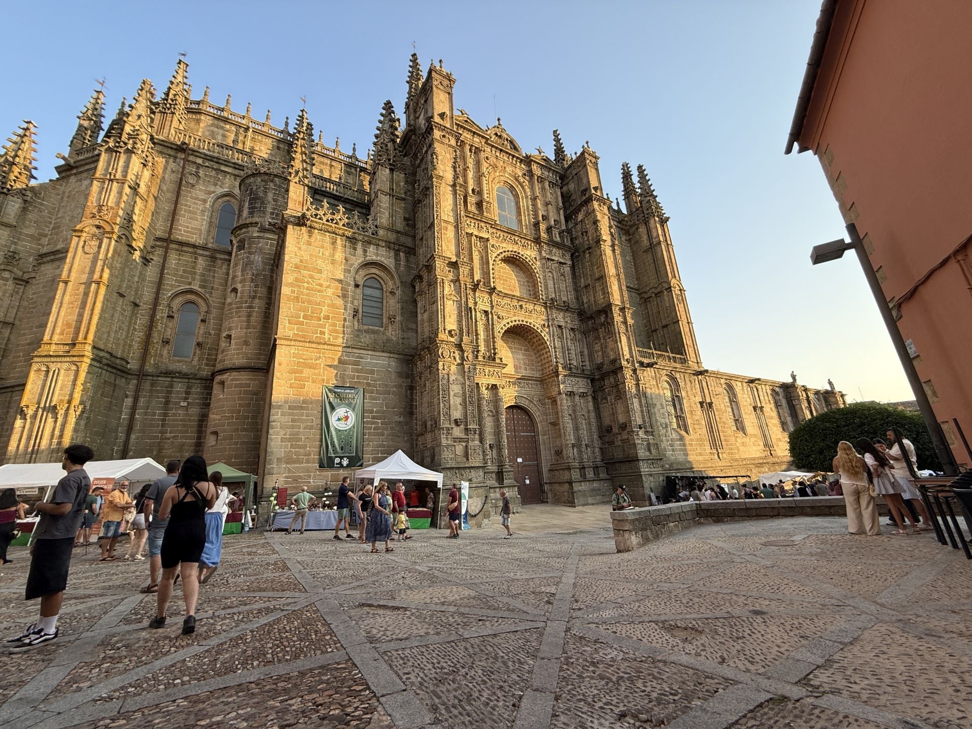 Fotos | Las mejores imágenes del Lunes Menor en Plasencia