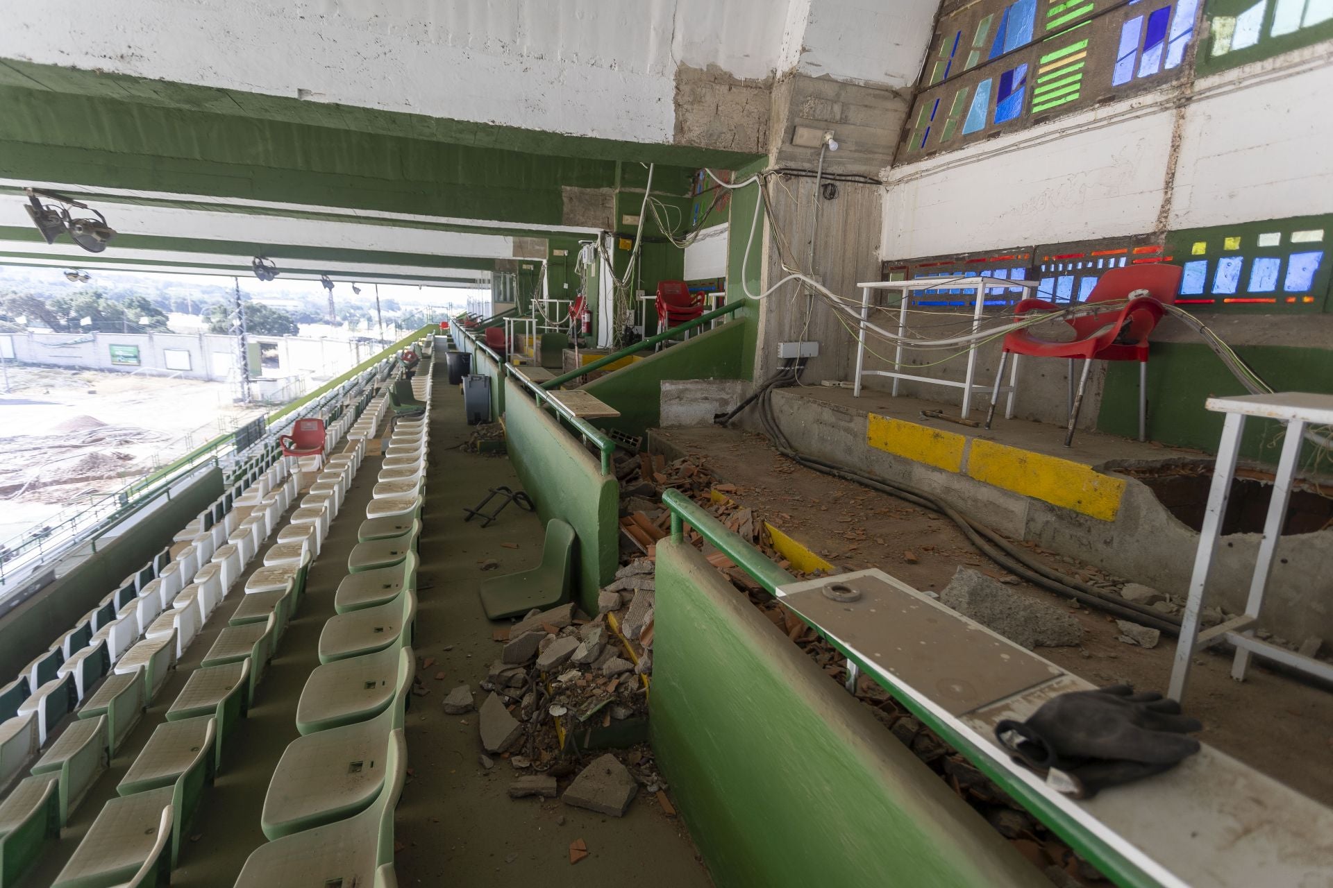 La reforma del estadio cacereño Príncipe Felipe, en imágenes