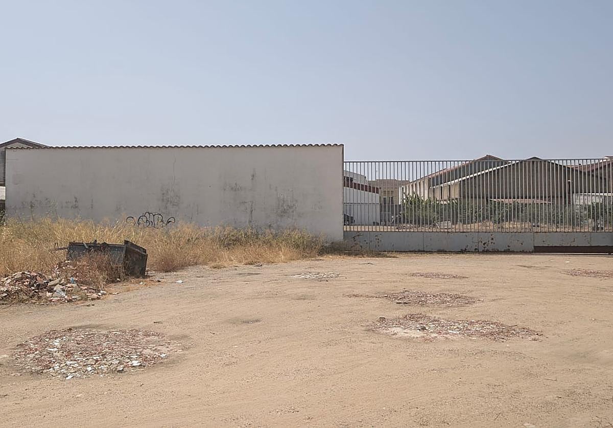 El cuerpo de la mujer de 34 años fue hallado en una nave de Don Benito.