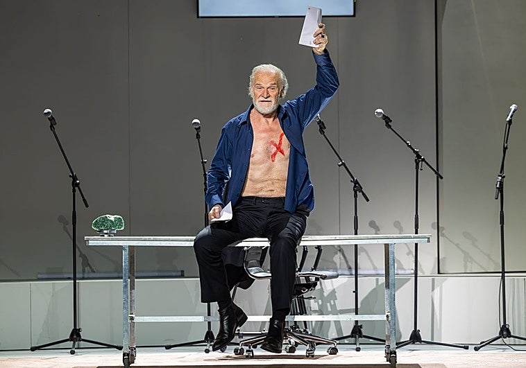 Lluís Homar, en un momento de la representación de 'Memorias de Adriano', en el Festival de Mérida.