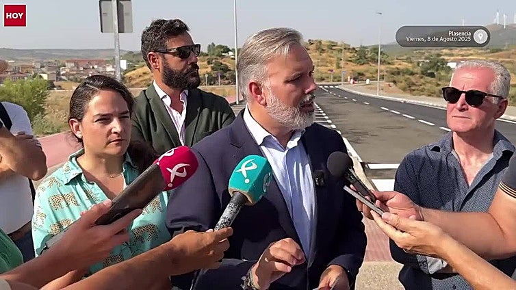 El vial del cementerio judío de Plasencia abre al tráfico tras dos años de obras