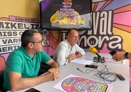 El alcalde presentó ayer el festival, acompañado por Benito Pineda.
