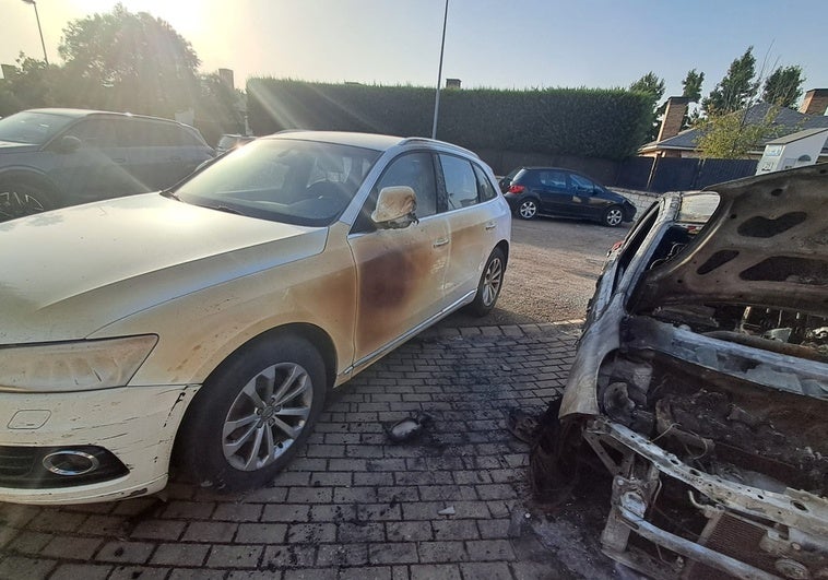 Extinguen el incendio de Las Vaguadas que deja tres heridos y dos coches y un camión de bomberos quemado