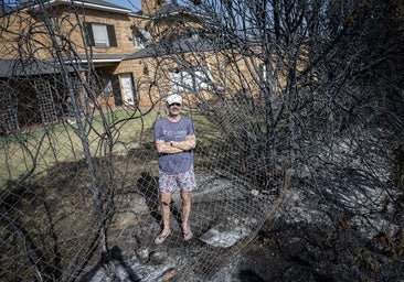 El vecino cuyo coche quedó calcinado en Las Vaguadas: «El fuego se quedó a unos metros de las casas»