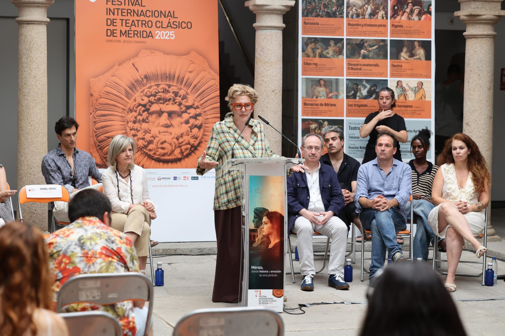 Fotos | Así ha sido la presentación de la obra de teatro Las Troyanas