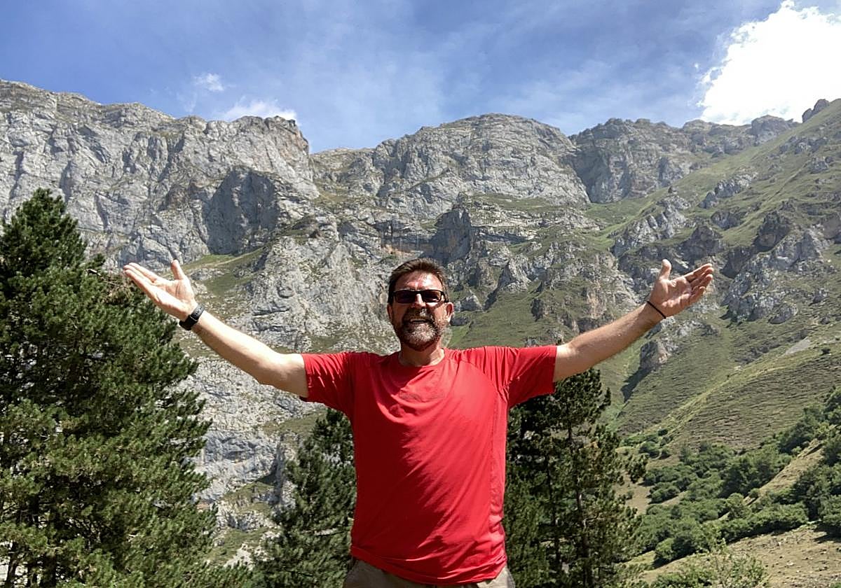 Manuel Fernández Rico durante un viaje a los Lagos de Covadonga.