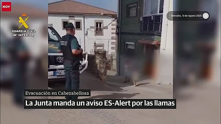 La Guardia Civil evacúa a los vecinos de Cabezabellosa