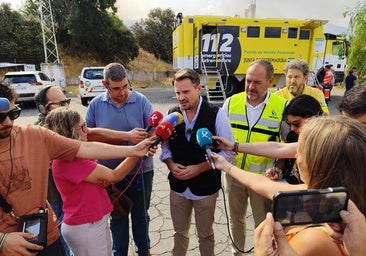El fuego cerca Cabezabellosa con vecinos en el interior del pueblo: «Es una ratonera»