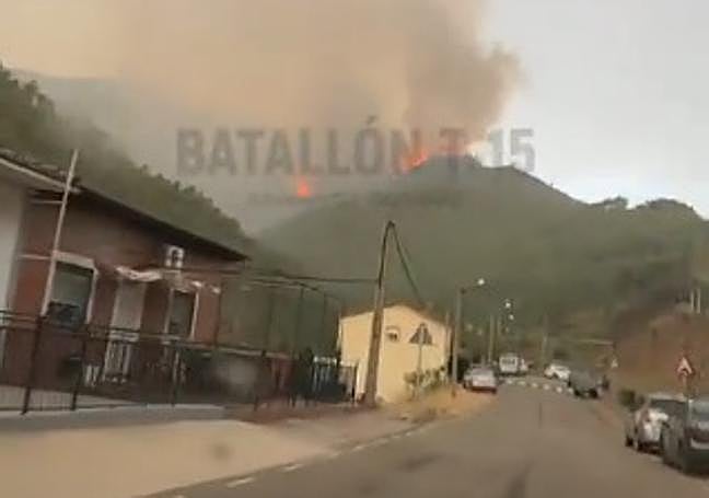 Incendio en Casares de las Hurdes.