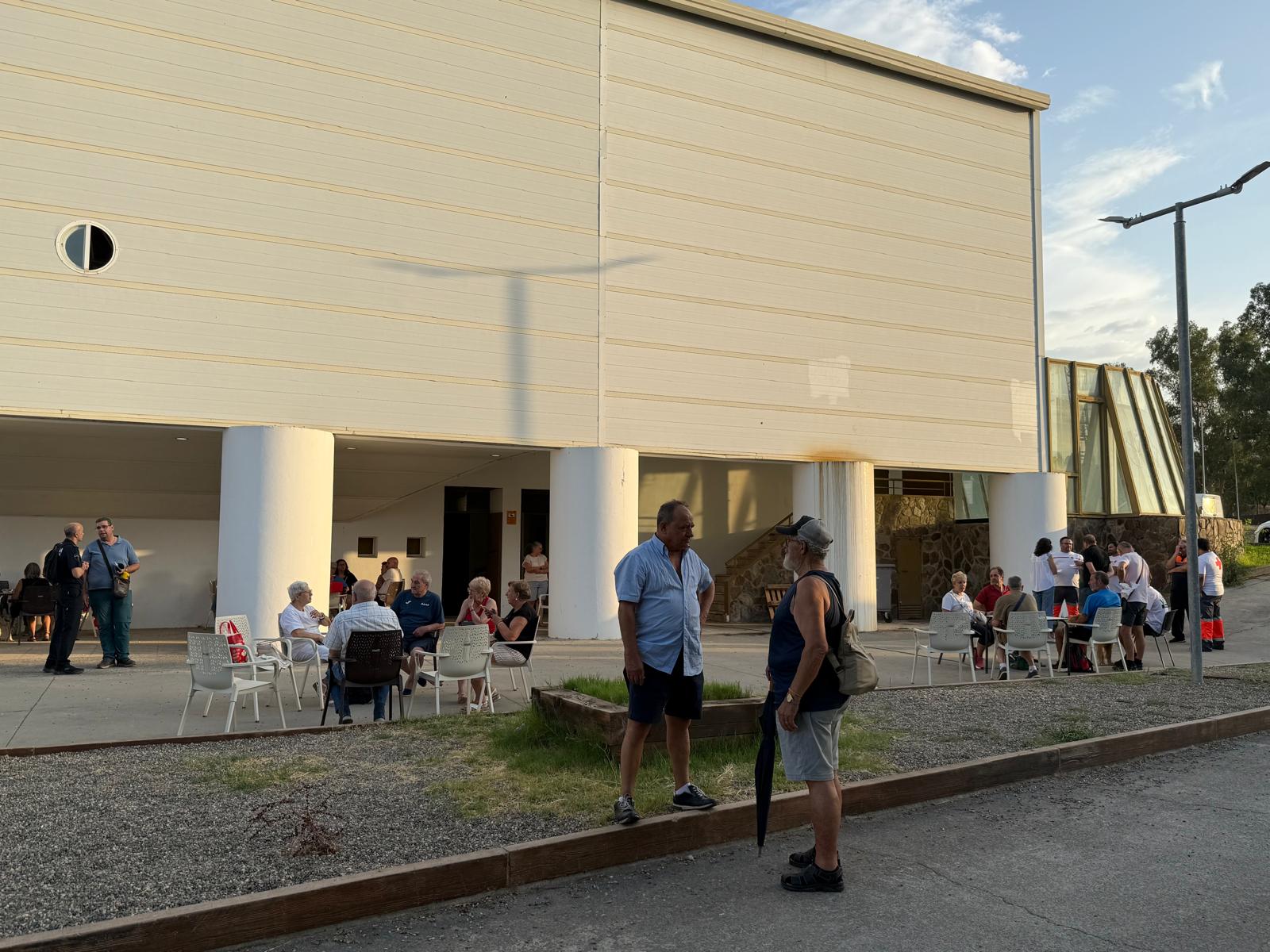 Vecinos de Jarilla, Villar de Plasencia y Cabezabellosa evacuados a Plasencia por el fuego. 