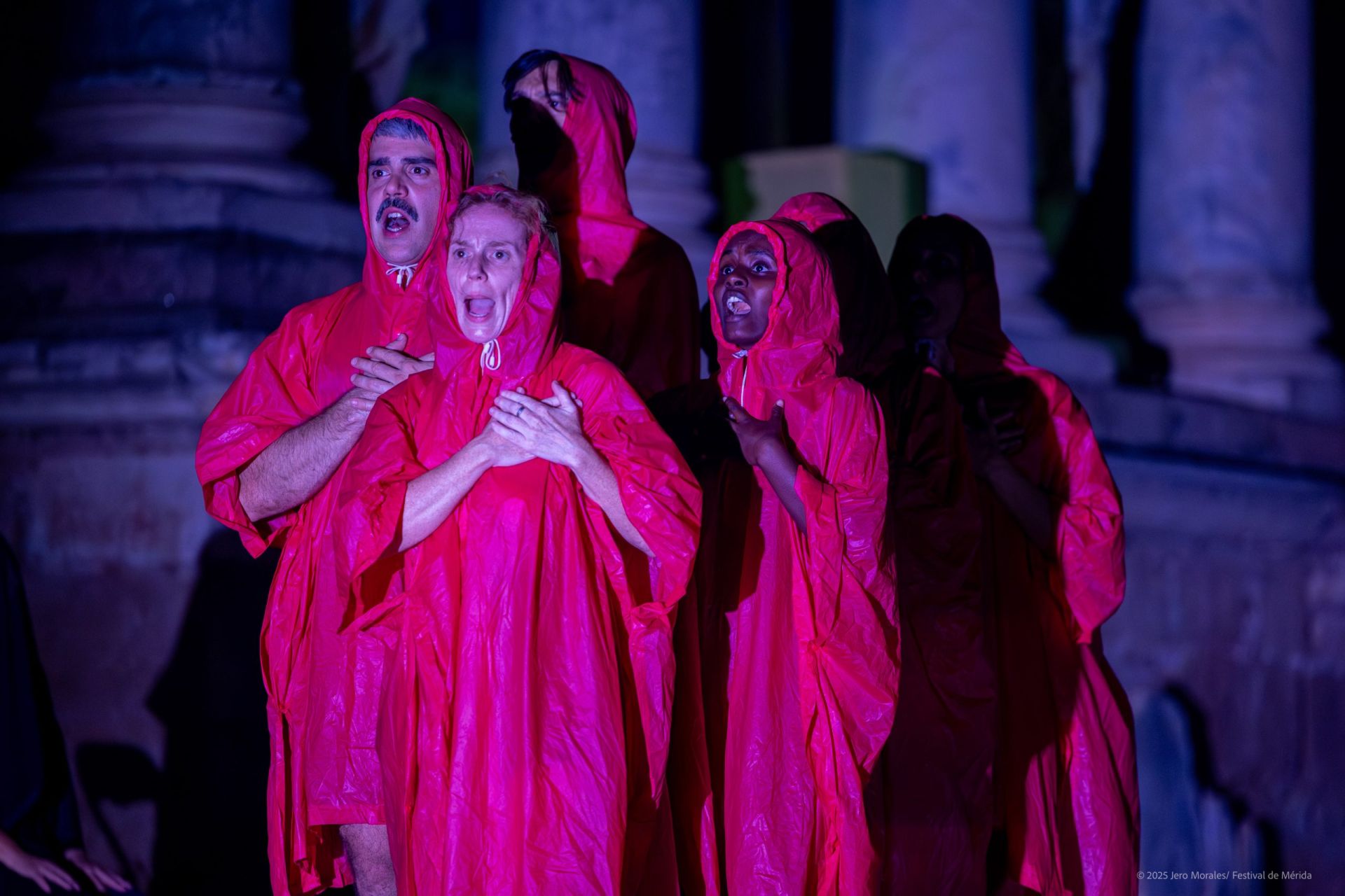 &#039;Las Troyanas&#039;, del Festival de Teatro de Mérida, en imágenes
