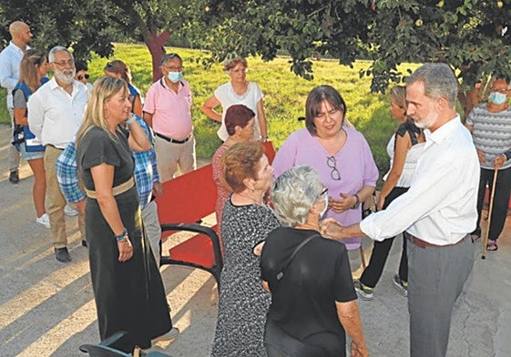 El Rey Felipe visitó las Hurdes ocho días después del incendio que afectó a la comarca en julio de 2022.