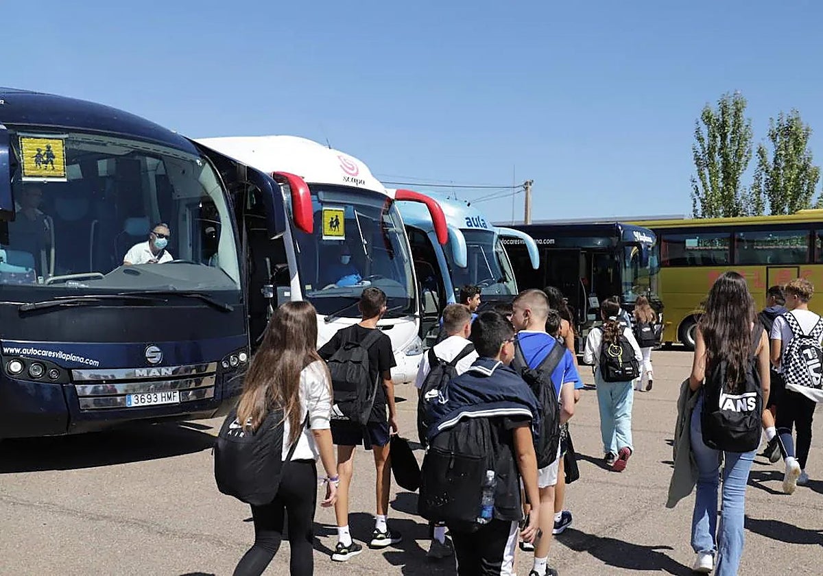 Más de la mitad de las rutas escolares quedan desiertas de momento para el próximo curso