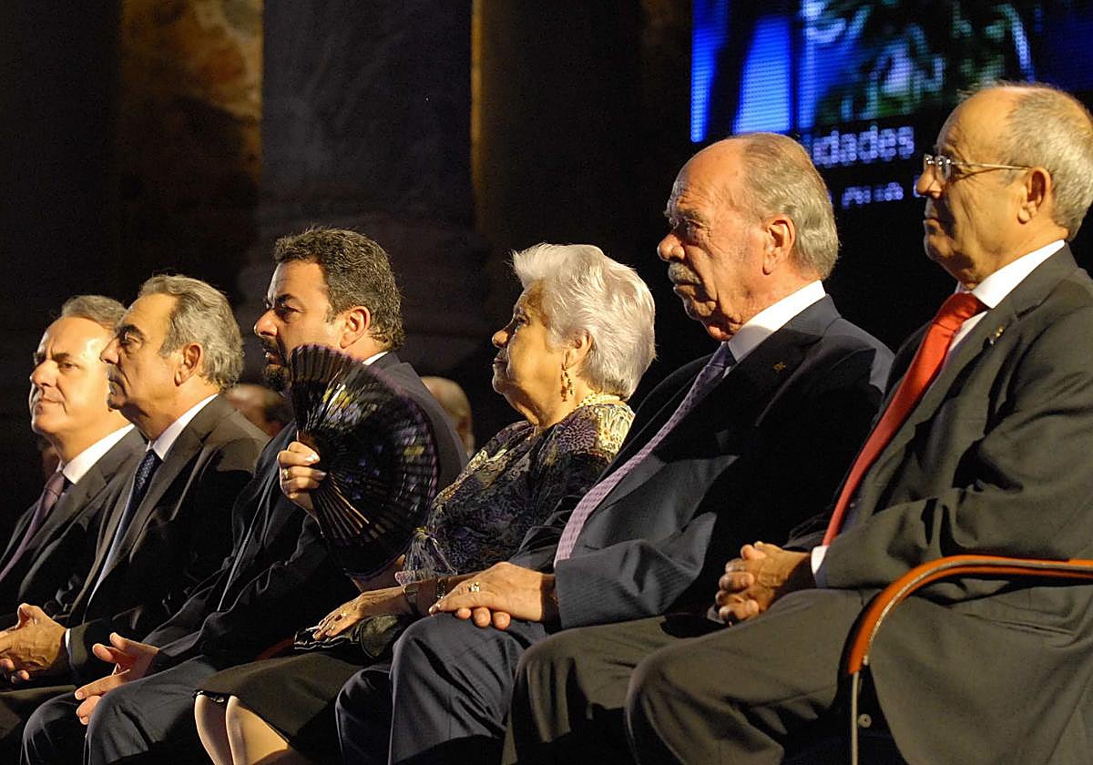 Mercedes Moreno Morán, durante la ceremonia de entrega de las Medallas de Extremadura en 2011.